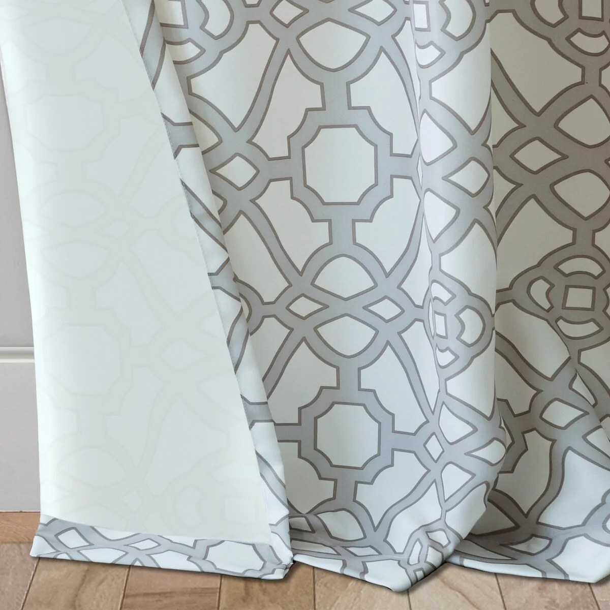 Indoor/Outdoor Grommet Window Panel