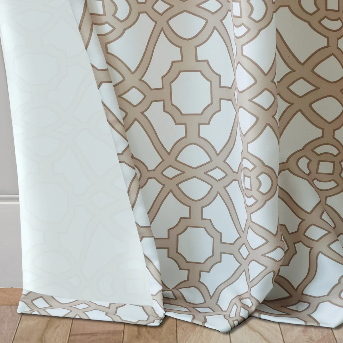 Indoor/Outdoor Grommet Window Panel