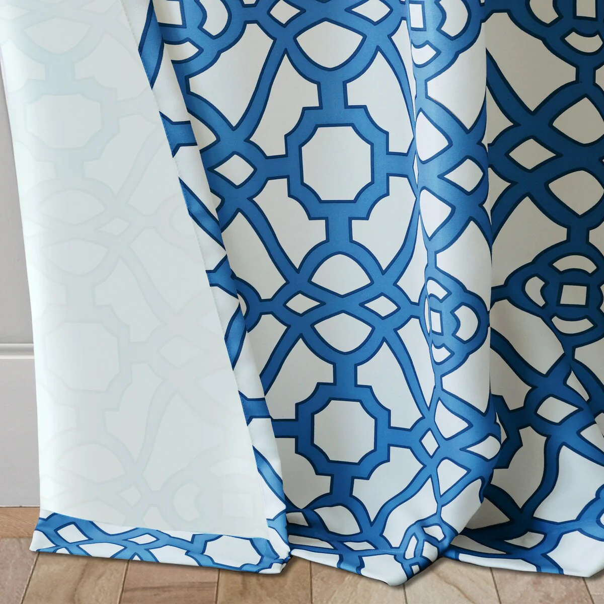 Indoor/Outdoor Grommet Window Panel